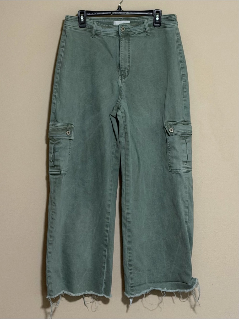 Women's Wide-Leg Cargo Jeans in Sage Green